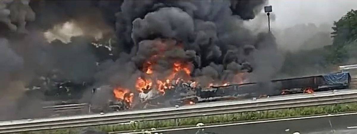 6死2伤！浙江龙游发生5车追尾事故